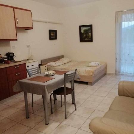 Gallery Suites "Athina" Missolonghi Bagian luar foto