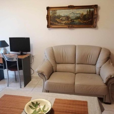 Gallery Suites "Athina" Missolonghi Bagian luar foto