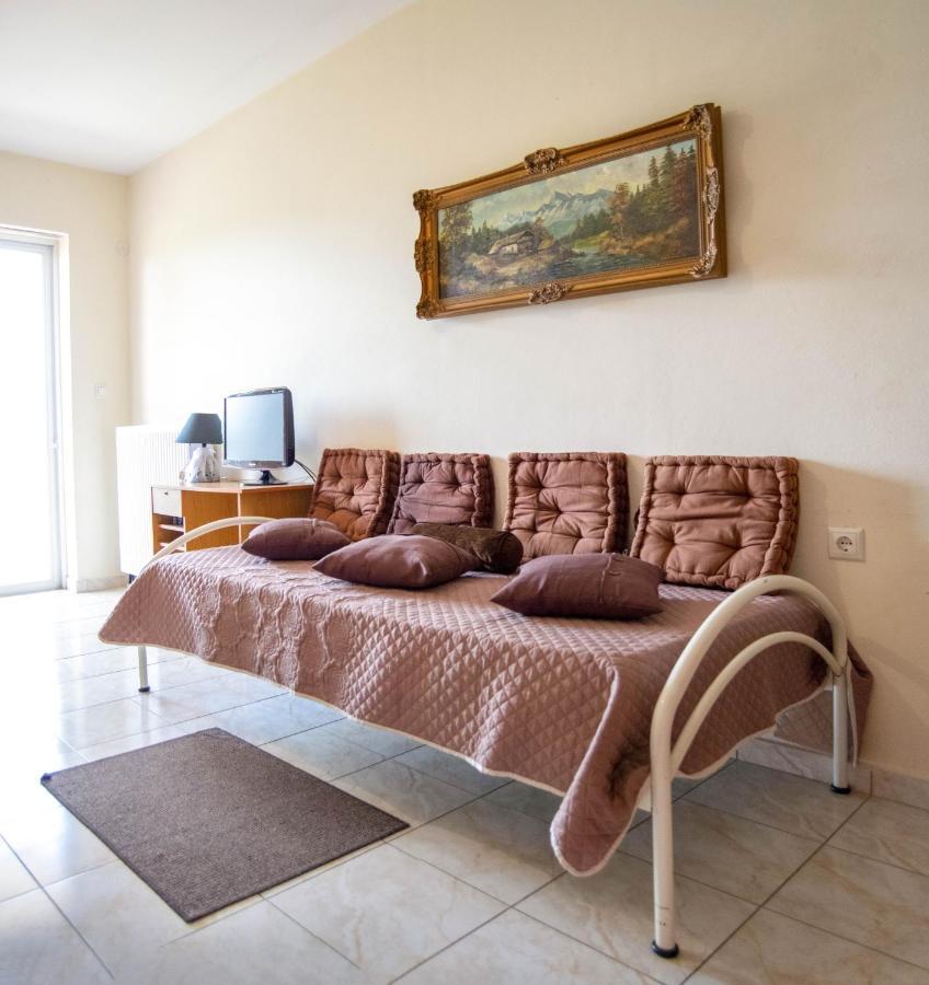 Gallery Suites "Athina" Missolonghi Bagian luar foto